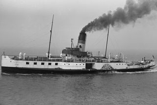 'PS Lincoln Castle' at New Holland Pier, Lincolnshire on Monday 12 Aug 1963 - J.J. Smith [046503]