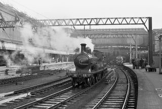 D40 class 49 'Gordon Highlander' at Glasgow Central Station, Scotland with the "BLS The Scottish Rambler No.4" Rail Tour on Easter Monday 19 Apr 1965 - J.J. Smith [047000]