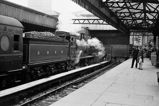 D40 class 49 'Gordon Highlander' at Glasgow, Buchanan Street Station, Scotland with the "BLS The Scottish Rambler No.4" Rail Tour on Easter Monday 19 Apr 1965 - J.J. Smith [047010]