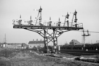 Mount Pleasant Crossing, Southampton, Hampshire on Monday 27 Dec 1965 - J.J. Smith [047241]