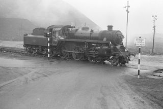 BR Std 3MT class 77005 at Kingshill Colliery, Scotland with the "BLS/SLS Scottish Rambler No.5" Rail Tour on Good Friday 08 Apr 1966 - J.J. Smith [047299]