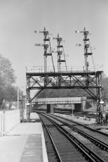 Farnborough Station, Hampshire on Friday 01 Jul 1966 - J.J. Smith [047910]