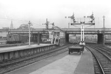 Southampton Terminus Station, Hampshire on Saturday 23 Jul 1966 - J.J. Smith [047926]
