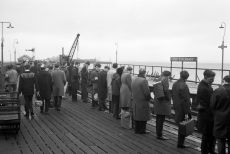 Ryde Esplanade Station, Isle of Wight on Saturday 31 Dec 1966 - J.J. Smith [047973]
