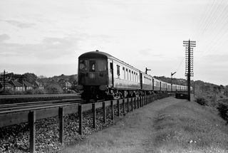 Class 5-BEL 3052 near Purley Oaks, Greater London with the "Brighton Belle" circa 1952 - C. Hogg [048058]