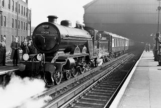 BR(S) Brighton Atlantic class 32424 'Beachy Head' at Brighton, East Sussex with the "RCTS Brighton Works Centenary Special" Rail Tour on Sunday 05 Oct 1952 - C. Hogg [048074]