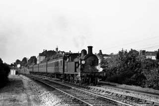 BR(S) H class 31322 at Just south of Sanderstead Station, Greater London with an Oxted line service on 1952/3 - C. Hogg [048089]