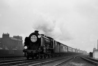 BR(S) Schools class 30932 'Blundells' at Vauxhall, Greater London with an Ian Allan excursion on Tuesday 24 Aug 1954 - C. Hogg [048187]
