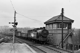 BR(S) E5X class 32576 at Midhurst, West Sussex on Saturday 01 Jan 1955 - C. Hogg [048265]