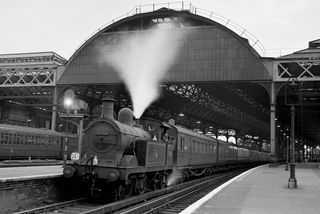 BR(S) H class 31553 at London Bridge Station, Greater London on Sunday 23 Jun 1957 - C. Hogg [048402]