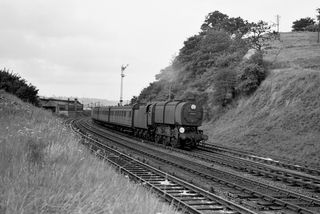 BR(S) Q1 class 33032 at Redhill, Surrey with the 6.12pm Redhill - Tonbridge service on Saturday 16 Aug 1958 - C. Hogg [048509]