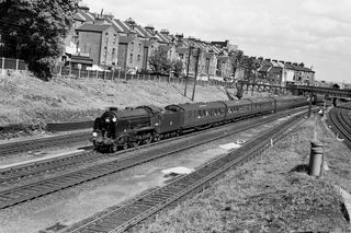 BR(S) Schools class 30907 'Dulwich' at Clapham Junction, Greater London with the 11.05am Waterloo - Bournemouth service on Saturday 15 Aug 1959 - C. Hogg [048618]