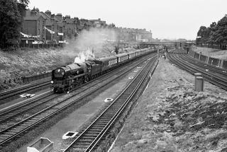 BR(S) Merchant Navy class 35018 'British India Line' at Clapham Junction, Greater London on Saturday 17 Jun 1961 - C. Hogg [048748]