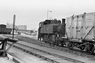 BR(S) USA class 30073 at Southampton Docks, Hampshire on Thursday 26 Apr 1962 - C. Hogg [048793]