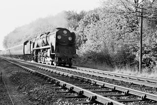 BR(S) West Country class 34014 'Budleigh Salterton' at Upper Warlingham, Surrey with the 6.10pm Victoria - Brighton service on Wednesday 06 Jun 1962 - C. Hogg [048845]