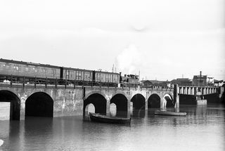 BR(S) R1 class 31128 at Folkestone Harbour Branch, Kent on Sunday 17 Feb 1957 - C. Hogg [048911]