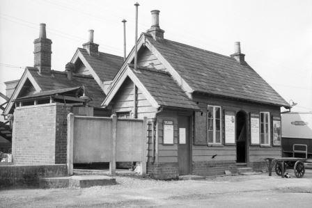 Chandlers Ford Station, Hampshire on Tuesday 16 Sep 1958 - A. Postlewaite [050051]