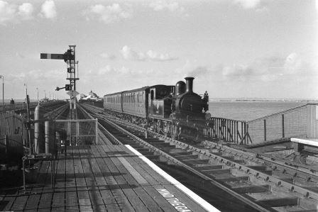 BR O2 class W25 'Godshill' at Ryde Esplanade, Isle of Wight on Thursday 14 Apr 1960 - A. Postlewaite [050368]