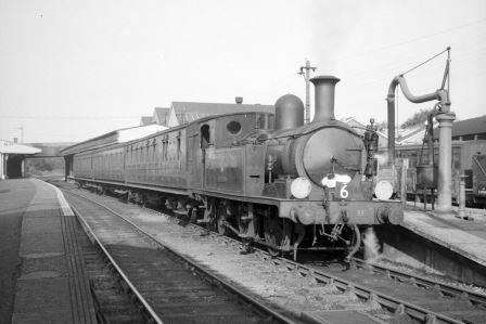 BR O2 class W33 'Bembridge' at Ryde St Johns Road, Isle of Wight on Wednesday 17 Sep 1958 - A. Postlewaite [050369]