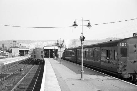 BR(S) H class 31551 at Oxted Station, Surrey on Saturday 25 May 1963 - A. Postlewaite [050548]