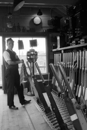 Ashurst Junction, Kent on Saturday 25 May 1963 - A. Postlewaite [050589]