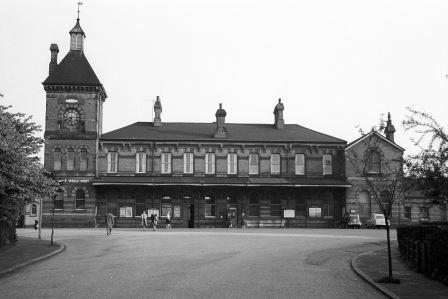 Tunbridge Wells West Station, Kent on Saturday 25 May 1963 - A. Postlewaite [050599]