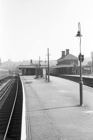 Dorking North, Surrey on Sunday 15 Sep 1963 - A. Postlewaite [050781]