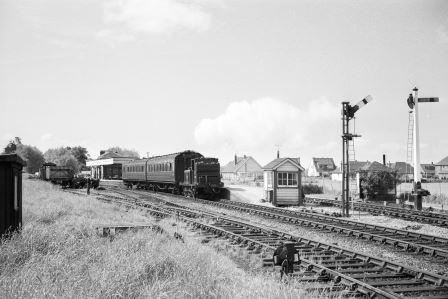 BR(S) Terrier class 32661 at Hayling Island, Hampshire on Monday 22 May 1961 - A. Postlewaite [050874]