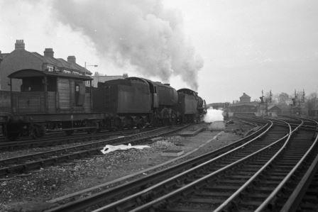 BR(S) N class 31410 at Herne Hill, Greater London on Saturday 14 Mar 1959 - A. Postlewaite [050926]