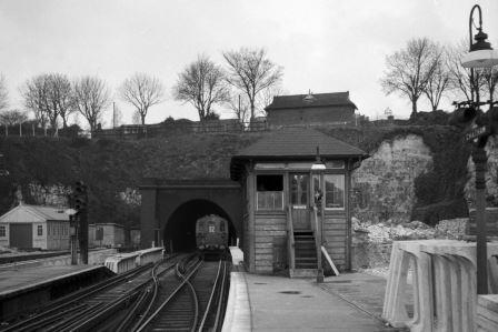 Chatham, Kent on Easter Sunday 29 Mar 1959 - A. Postlewaite [050961]