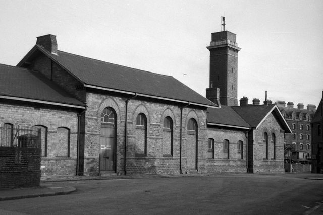 Dover Harbour Station, Kent on Easter Sunday 29 Mar 1959 - A. Postlewaite [051025]