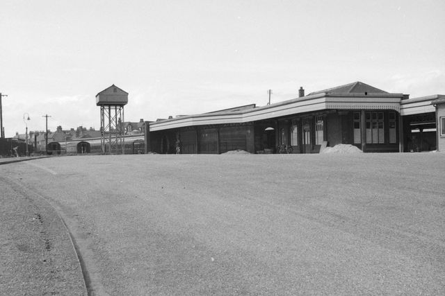 Margate Station, Kent on Sunday 26 Apr 1959 - A. Postlewaite [051126]