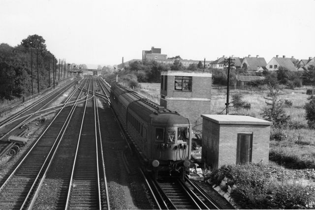 Class 4-SUB 4304 at Petts Wood, Greater London on Saturday 30 Aug 1958 - A. Postlewaite [051151]