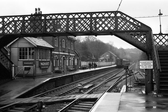 BR Class 207 at Wadhurst, East Sussex on Easter Monday 03 Apr 1961 - A. Postlewaite [051465]