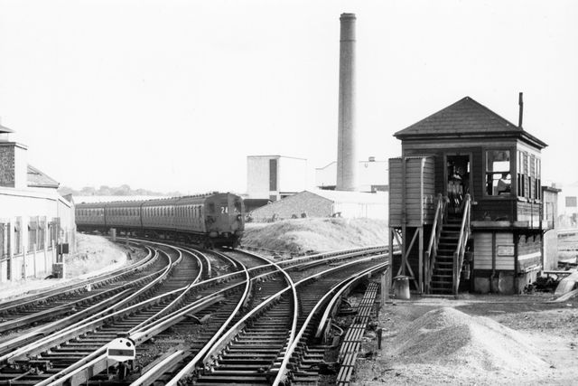 BR Class 4-EPB at Elmers End, Greater London with a Hayes - Charing Cross service Arriving on Saturday 19 Jul 1958 - A. Postlewaite [051523]