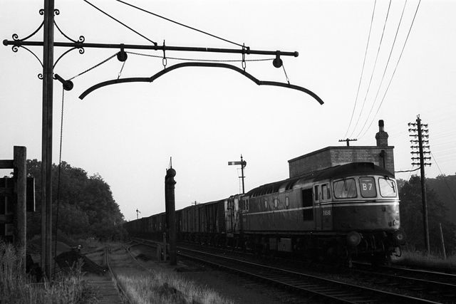 BR Class 33 D6546 at Whitchurch Town, Hampshire on Tuesday 11 Jun 1963 - A. Postlewaite [051622]
