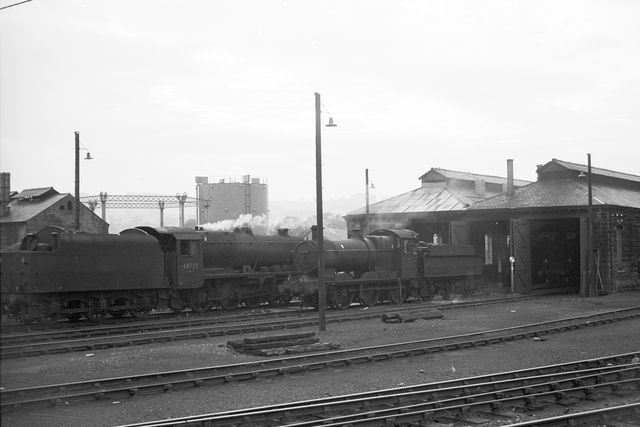 BR(M) 8F class 48732 at Craven Arms Shed, Shropshire on Sunday 19 Aug 1962 - A. Postlewaite [051703]