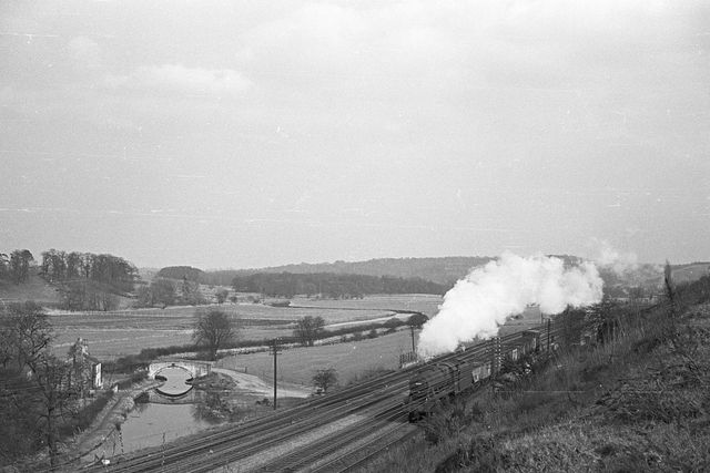BR(M) 8F class 48454 at Stafford, Staffordshire on Saturday 24 Mar 1962 - A. Postlewaite [051846]