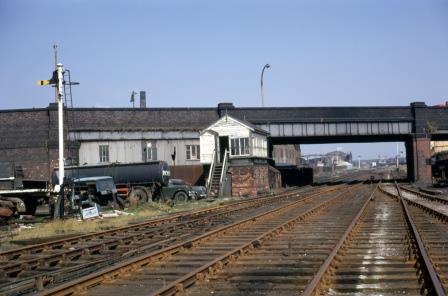 Wides No. 1 Vineyard, Lancashire on Tuesday 07 Sep 1971 - J.J. Smith [060375]