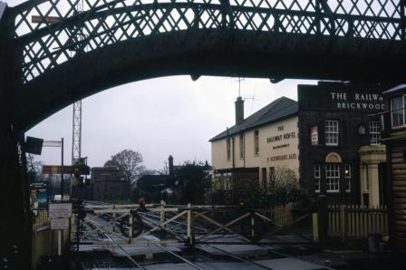 Billingshurst, East Sussex on Tuesday 25 Nov 1975 - J.J. Smith [060442]