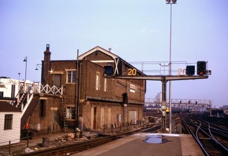 London Bridge, Greater London on Thursday 15 Apr 1976 - J.J. Smith [060449]