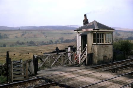 Scout Green Crossing, Cumbria on Wednesday 14 Apr 1971 - J.J. Smith [060578]