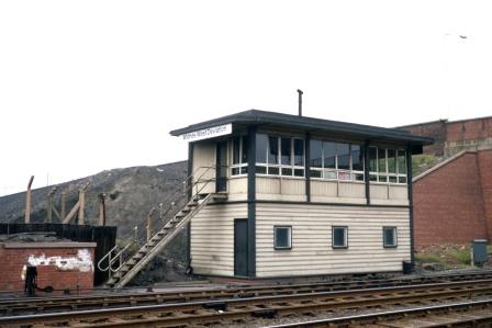 Widnes West Deviation Signal Box, Cheshire in Aug 1971 - J.J. Smith [060602]