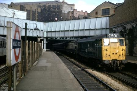 BR Class 31 31401 at King's Cross (Widened Lines) Station, Greater London with the 8.32 am Luton - Moorgate service on Monday 14 Jun 1976 - J.J. Smith [060681]