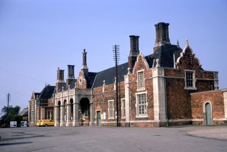 Louth Station Station, Lincolnshire on Saturday 29 Aug 1970 - J.J. Smith [060746]