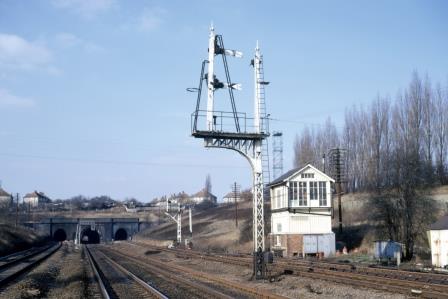 Cemetery Signal Box, Greater London on Saturday 17 Feb 1973 - J.J. Smith [060771]
