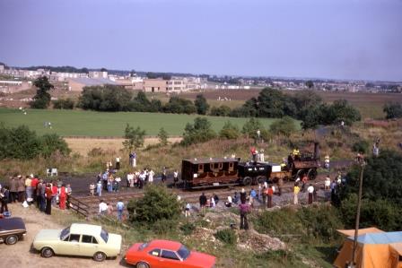 Replica of Locomotion class at Shildon to Heighington Cavalcade, Durham on Sunday 31 Aug 1975 - J.J. Smith [060790]