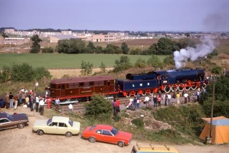 LMR WD Austerity class 601 'Gordon' & LT Class MET Bo-Bo 12 'Sarah Siddons' at Shildon to Heighington Cavalcade, Durham on Sunday 31 Aug 1975 - J.J. Smith [060806]