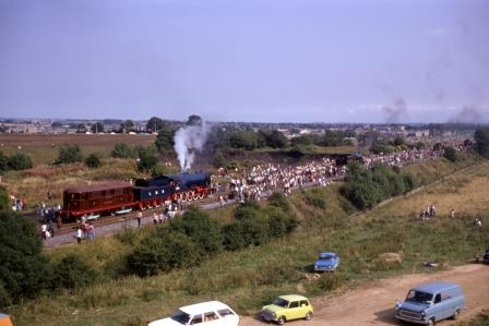LMR WD Austerity class 602 'Gordon' & LT Class MET Bo-Bo 12 'Sarah Siddons' at Shildon to Heighington Cavalcade, Durham on Sunday 31 Aug 1975 - J.J. Smith [060807]