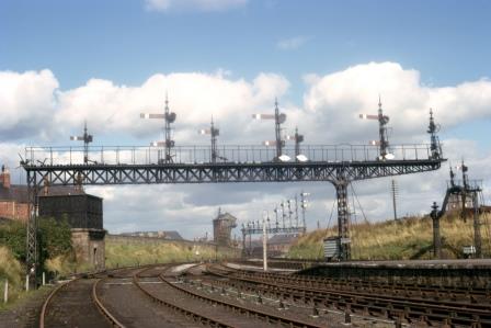 Bishop Auckland Station, Durham on Saturday 28 Sep 1963 - J.J. Smith [060892]